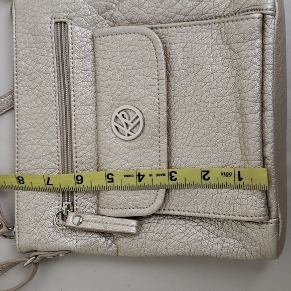 Kim Rogers Gold Metallic Crossbody Adjustable Strap Bag NWOT Faux Leather - Picture 6 of 14